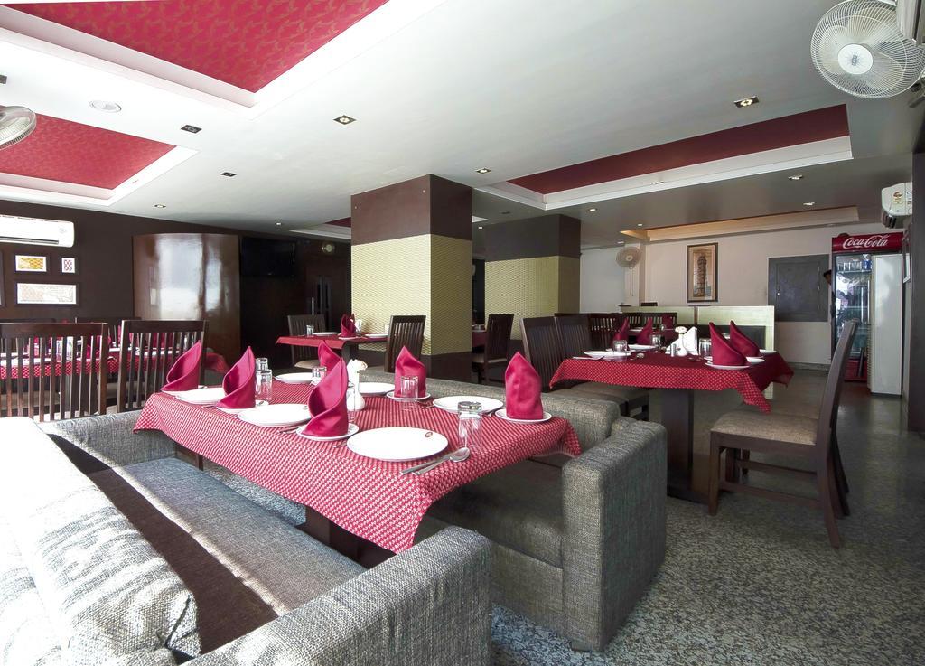 Hotel Raya Inn Jaipur Bagian luar foto